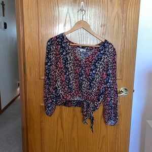 American Eagle Cropped Blouse